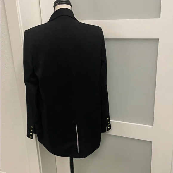 Elegant Black Blazer with Emblem - Picture 3 of 5